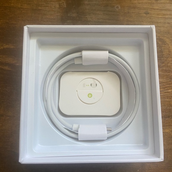 Apple AirPods Pro in White
